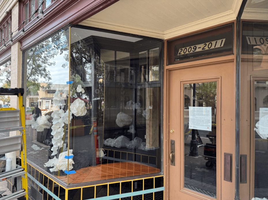 Restaurant storefront with glazed entrance doors
