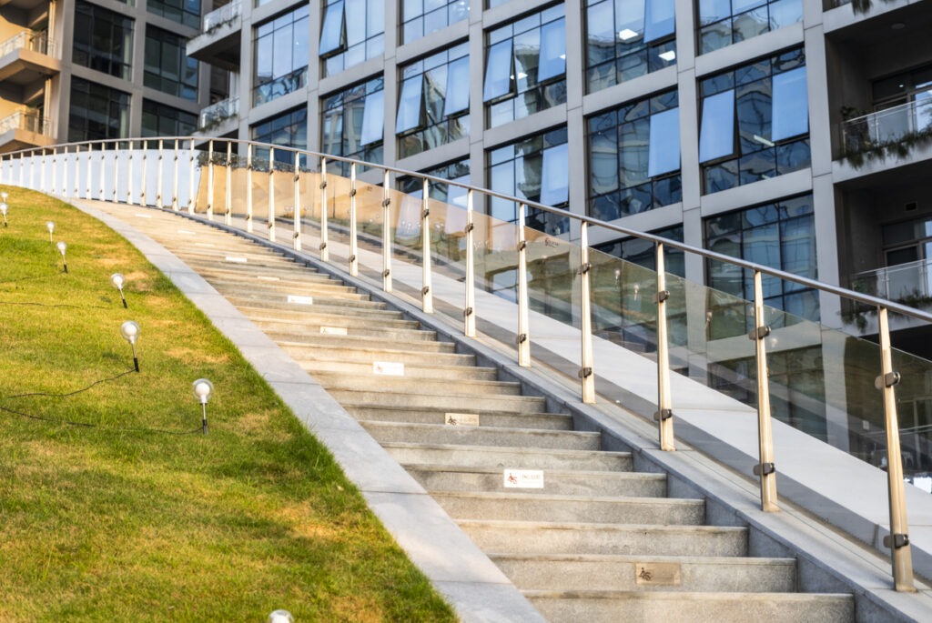 commercial building glass railing trends, glass service provider glass railings san francisco bay area